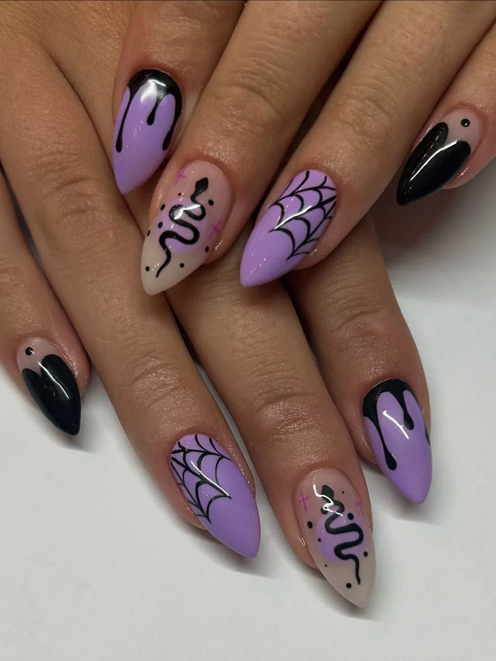 Image for 10 Cute and Spooky Nail Designs for Halloween