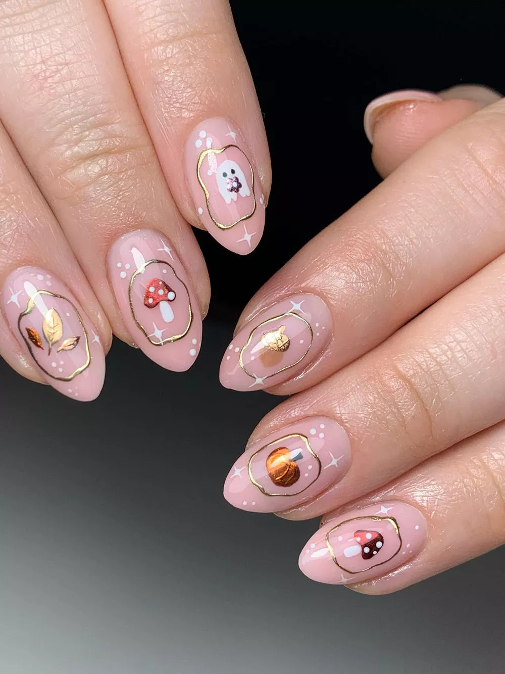 Cute gold chrome nails for fall